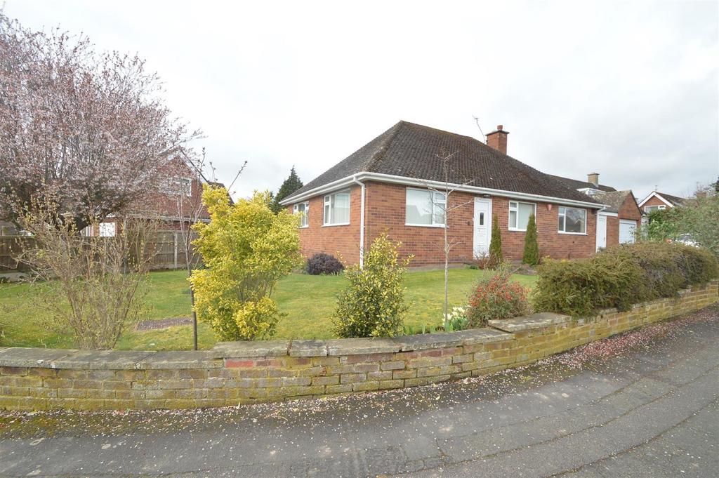 1 Westhope Avenue, Copthorne, Shrewsbury, SY3 8UY 3 bed detached