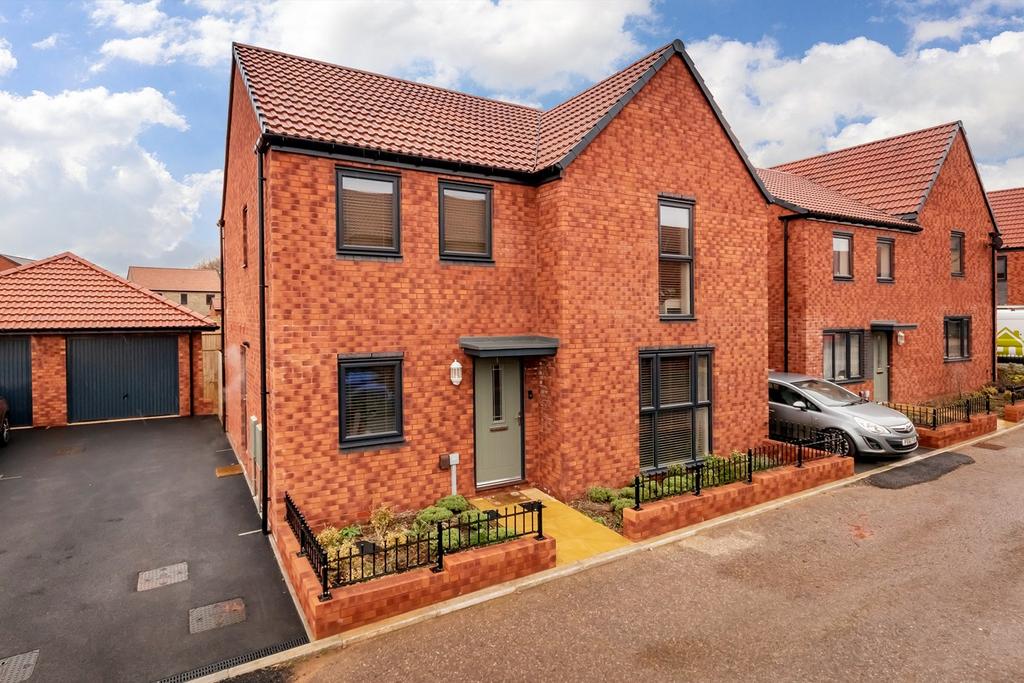 Normead Drive, Yate BS37 4 bed detached house for sale £495,000