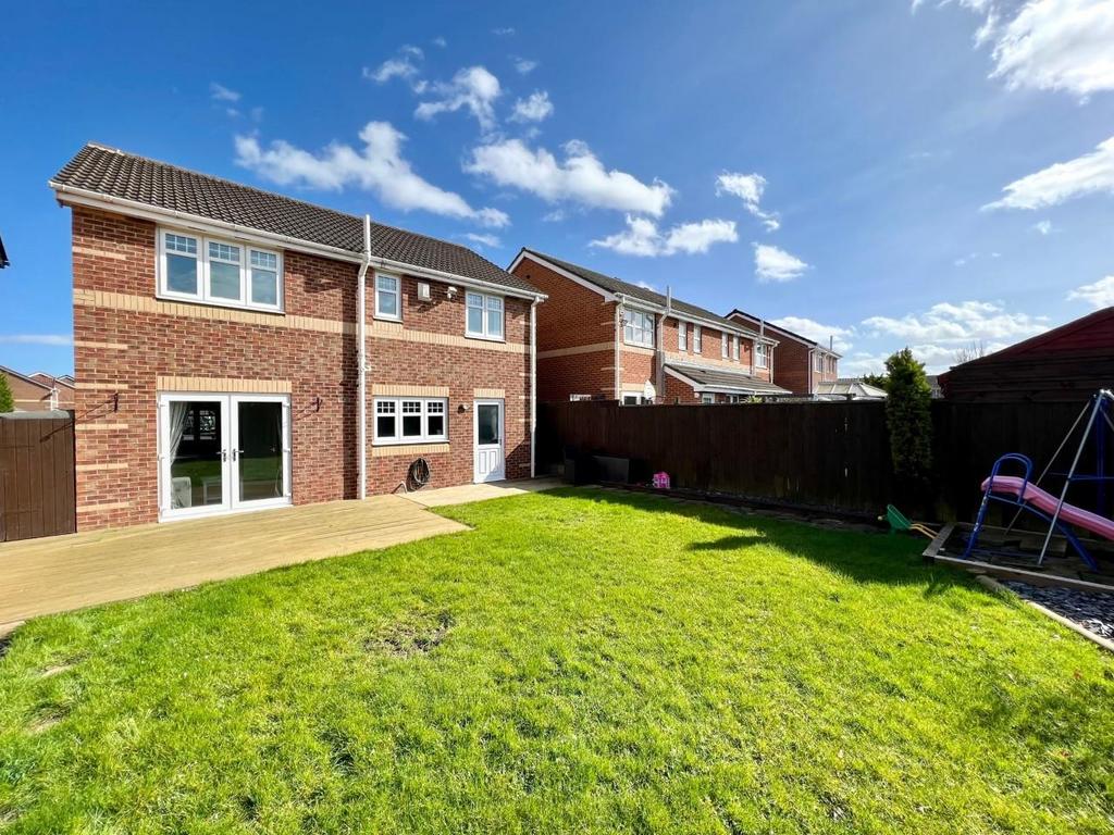 Whernside Crescent, Ingleby Barwick 4 bed house £250,000