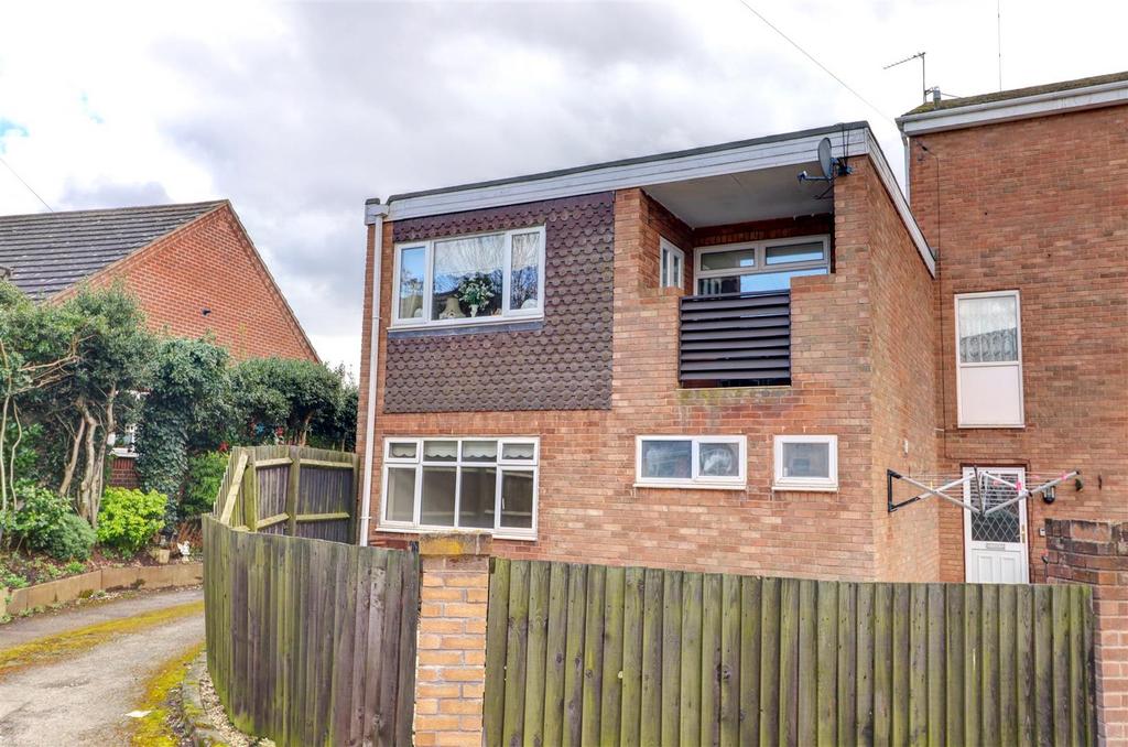 The Green, Hartshill, Nuneaton 3 bed flat for sale £110,000