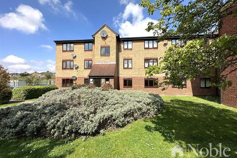 1 bedroom apartment for sale - Latimer Drive, Hornchurch