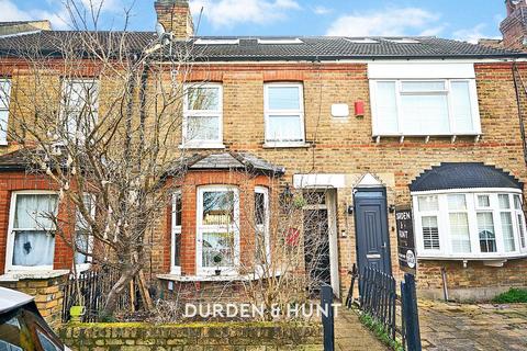 4 bedroom terraced house for sale, Turpins Lane, Woodford Green, IG8