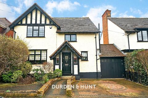 31 The Uplands, Loughton, IG10 1NQ