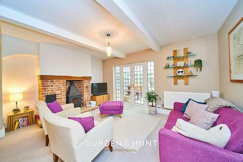 31 The Uplands, Loughton, IG10 1NQ