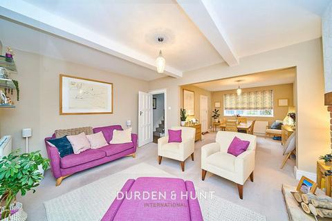 31 The Uplands, Loughton, IG10 1NQ