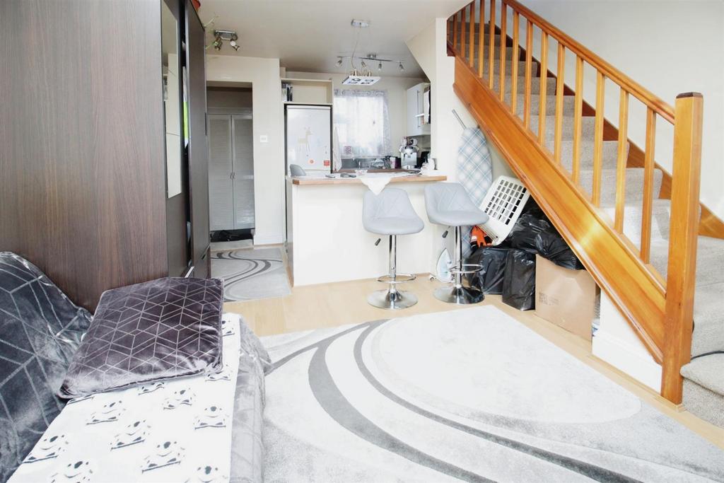 Open plan lounge / kitchen area