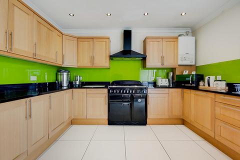 7 Hogarth Gardens, Hounslow, TW5 0QS