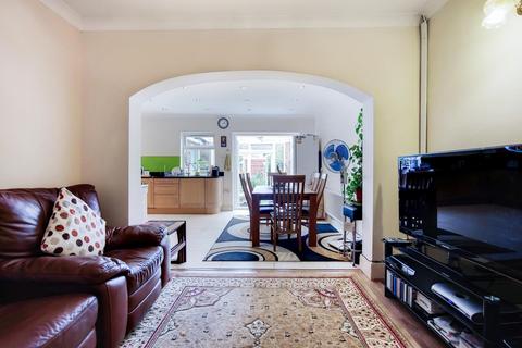 7 Hogarth Gardens, Hounslow, TW5 0QS