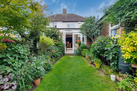 7 Hogarth Gardens, Hounslow, TW5 0QS