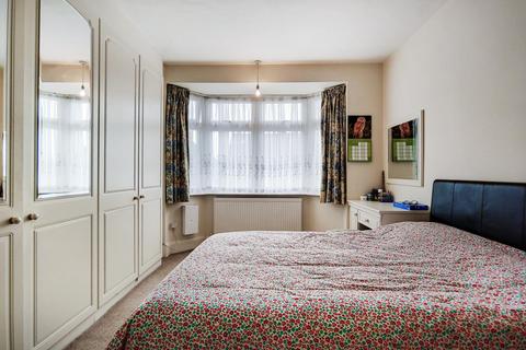 7 Hogarth Gardens, Hounslow, TW5 0QS