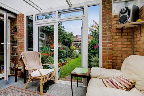 7 Hogarth Gardens, Hounslow, TW5 0QS