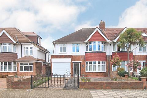 4 bedroom semi-detached house for sale - Leigham Drive, Isleworth TW7