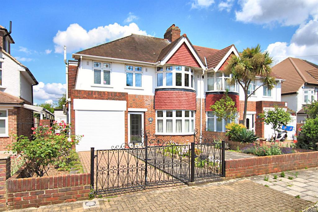 Leigham Drive, Isleworth TW7 4 bed semidetached house for sale £895,000
