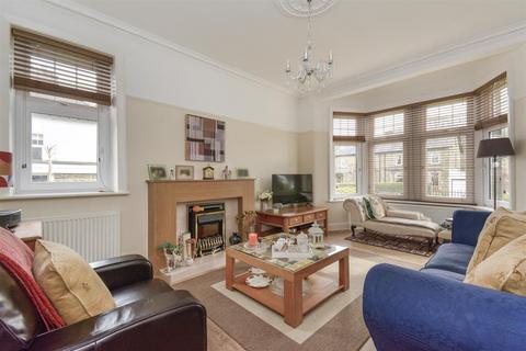 4 bedroom detached house for sale - Longley Road, Almondbury, Huddersfield
