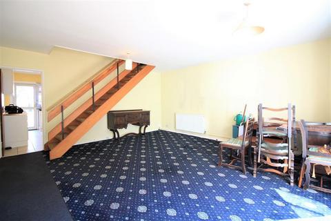 142 Wheatlands, Hounslow, TW5 0SD