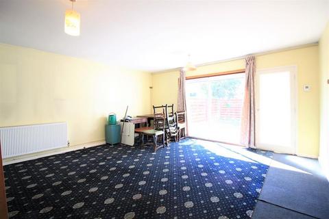 142 Wheatlands, Hounslow, TW5 0SD