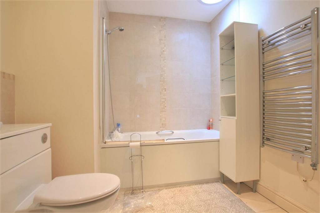 Family Bathroom/ WC