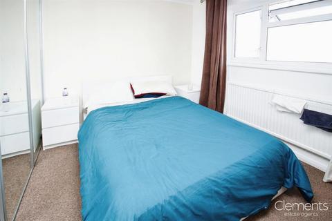 29 Howards Drive, Hemel Hempstead, HP1 3NG