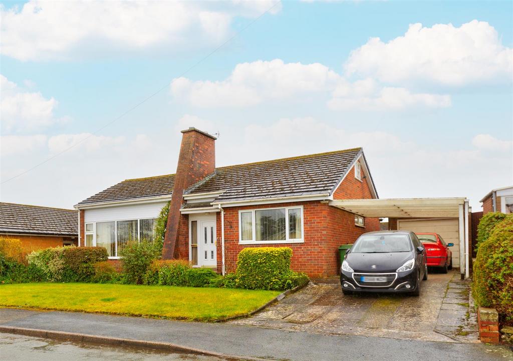 Hampton Road, Oswestry 3 bed detached bungalow for sale £325,000