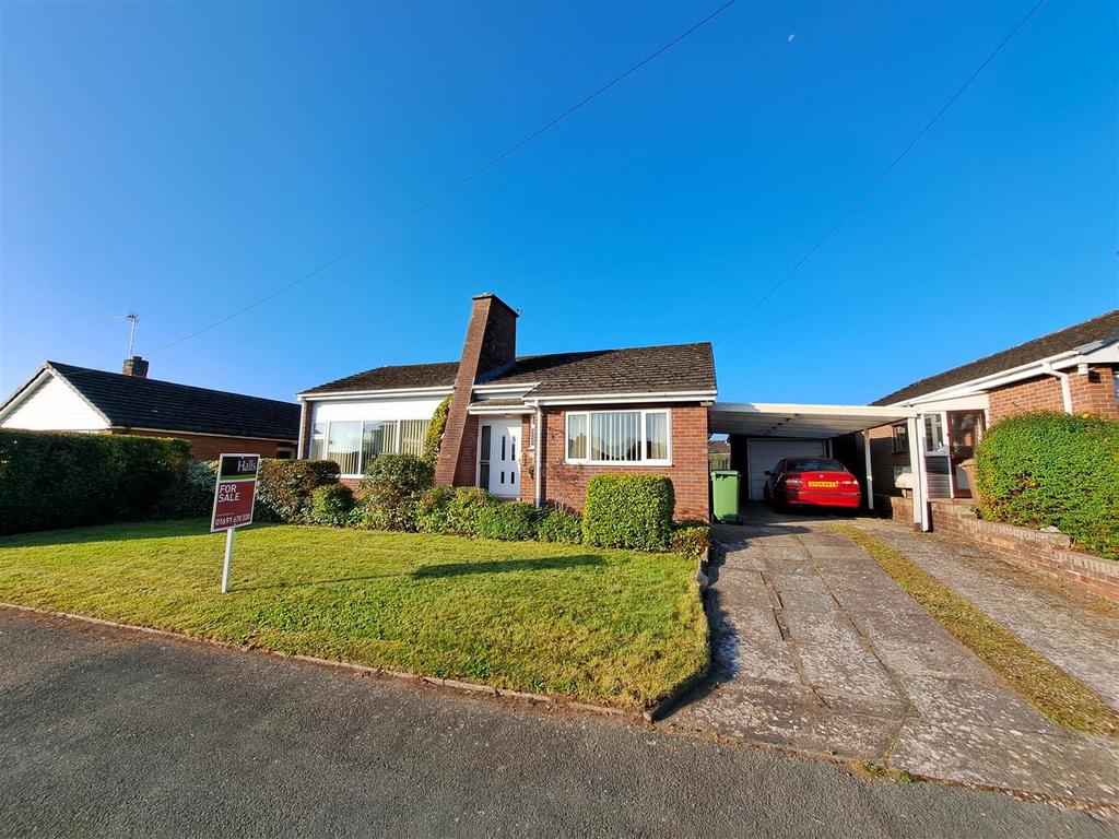 Hampton Road, Oswestry 3 bed detached bungalow £295,000