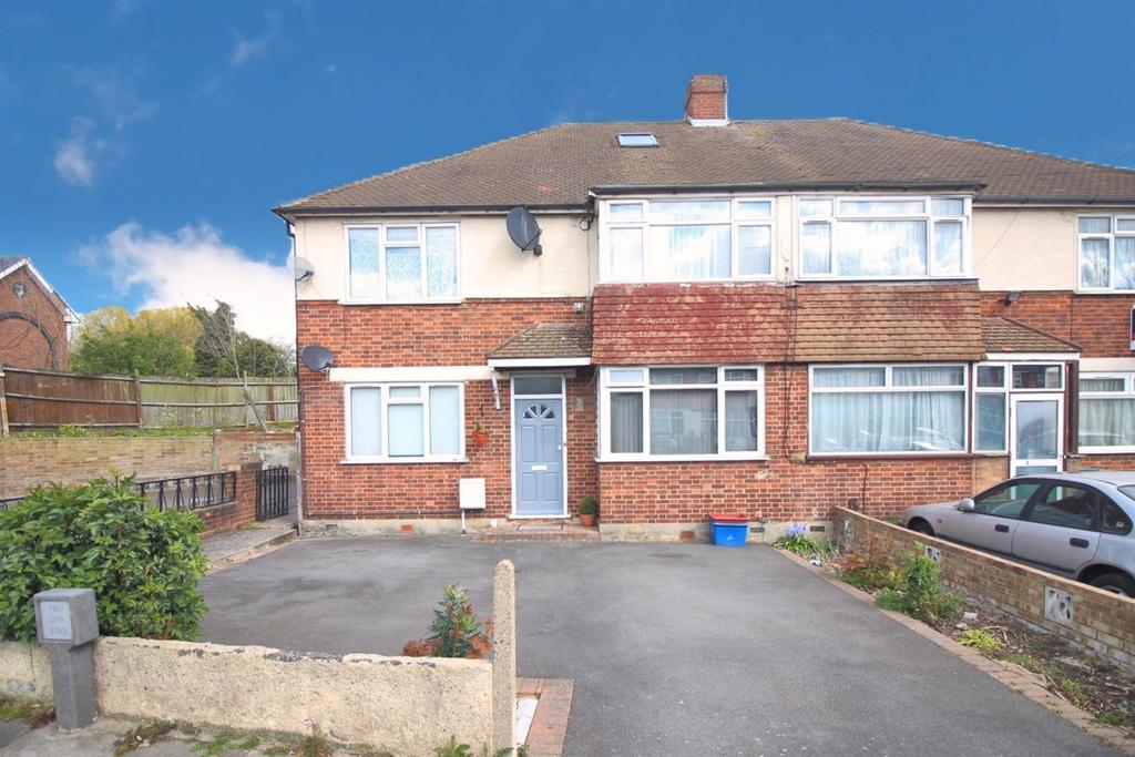 Wentworth Road, Southall UB2 2 bed £1,700 pcm (£392 pw)