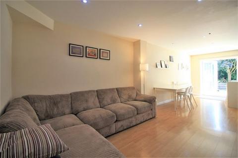 22 Dunbar Close, Hayes, UB4 0DF
