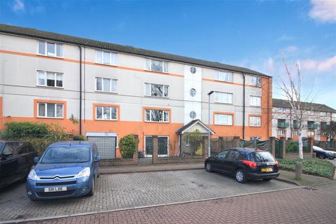 33 Harlech Gardens, Hounslow, TW5 9PR