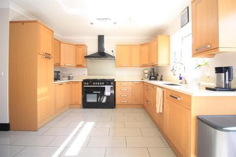 9 Adelaide Road, Hounslow, TW5 9AG