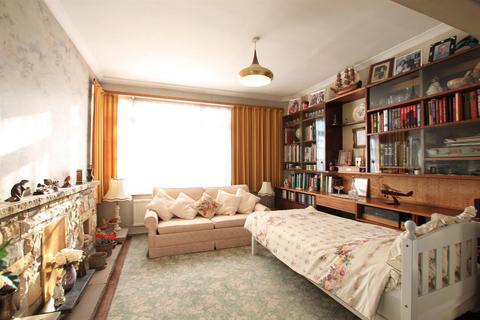 56 Fern Lane, Hounslow, TW5 0HJ