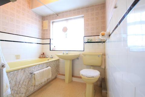 56 Fern Lane, Hounslow, TW5 0HJ