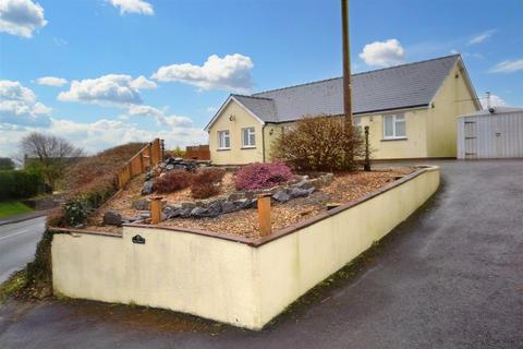 3 bedroom detached bungalow for sale - School Road, Templeton, Narberth