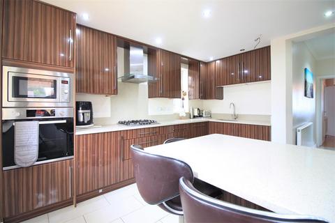 61 Upper Sutton Lane, Hounslow, TW5 0QA