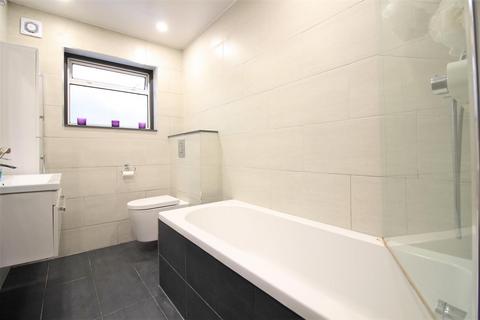 61 Upper Sutton Lane, Hounslow, TW5 0QA