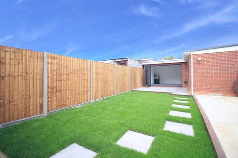 42 Browning Way, Hounslow, TW5 9BE