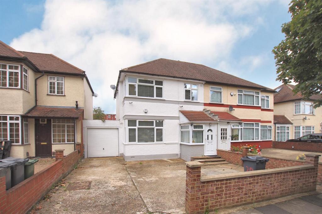Fern Lane, Heston TW5 3 bed semidetached house for sale £690,000