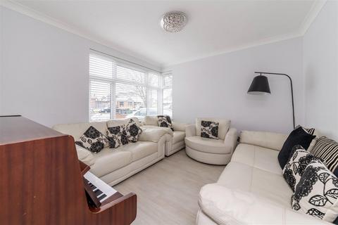 20 Fern Lane, Hounslow, TW5 0HL