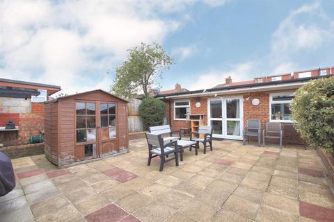 20 Fern Lane, Hounslow, TW5 0HL