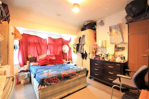 46 Browning Way, Hounslow, TW5 9BE