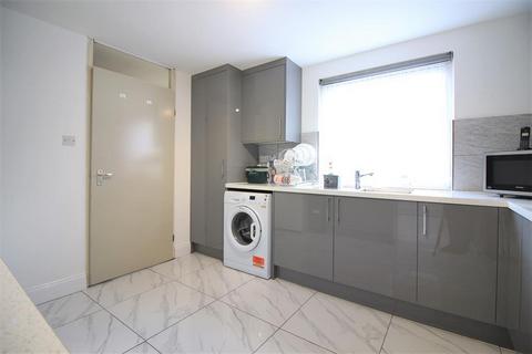 26 Scott Gardens, Hounslow, TW5 9JX