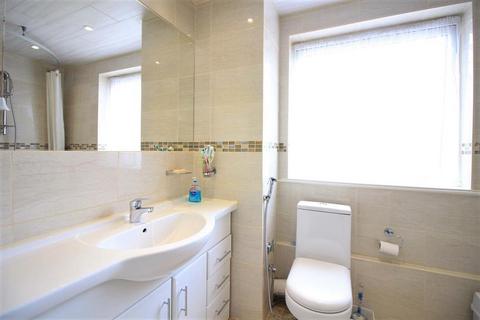 26 Scott Gardens, Hounslow, TW5 9JX