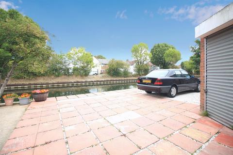 37 Wentworth Road, Southall, UB2 5TT