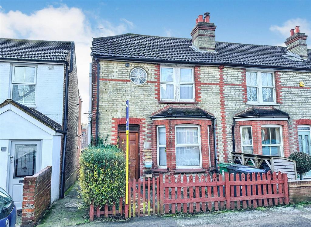 Ebberns Road, Hemel Hempstead HP3 2 bed end of terrace house for sale