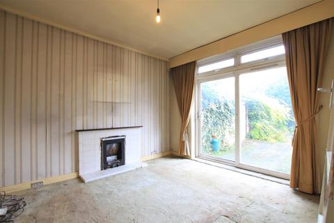 90 Fern Lane, Hounslow, TW5 0HJ