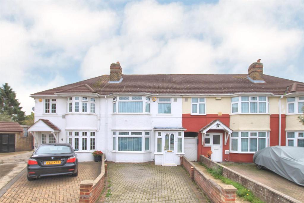 Meadowbank Gardens, Cranford TW5 3 bed terraced house £567,500