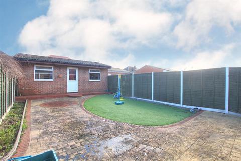 239 Brabazon Road, Hounslow, TW5 9LW