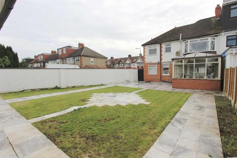 4 bedroom end of terrace house for sale - Ashburton Avenue, Ilford