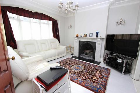 4 bedroom end of terrace house for sale - Ashburton Avenue, Ilford