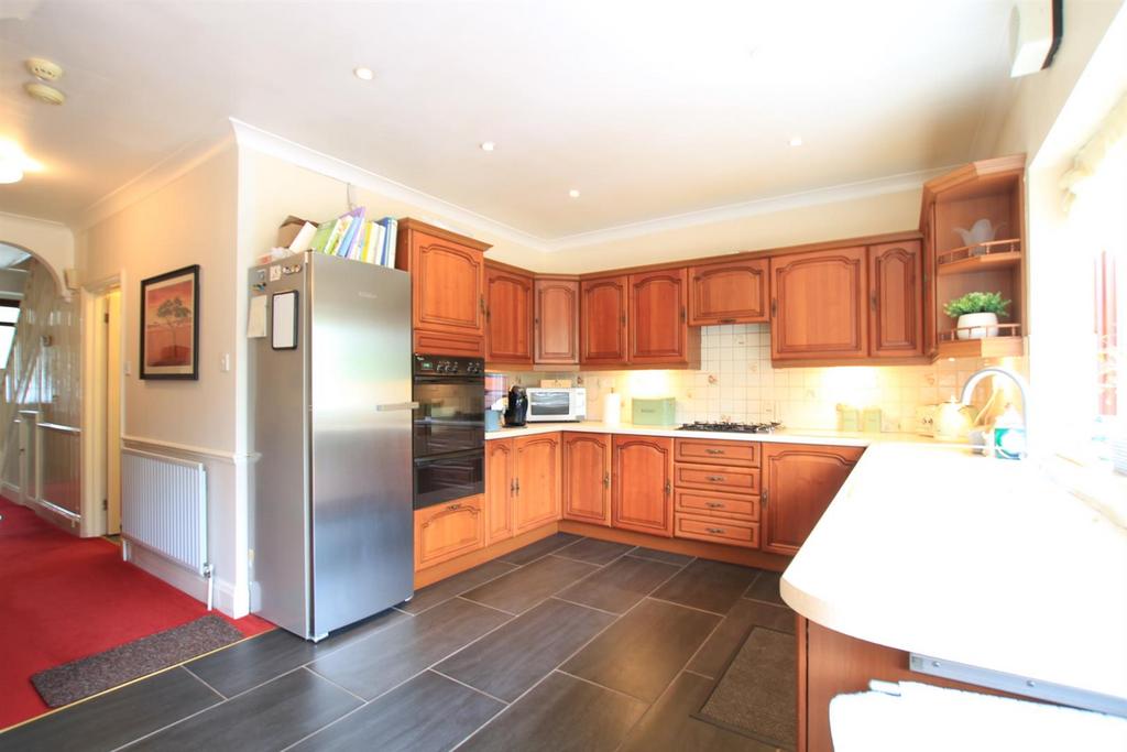 Dorset Avenue, Norwood Green UB2 5 bed semidetached house for sale £
