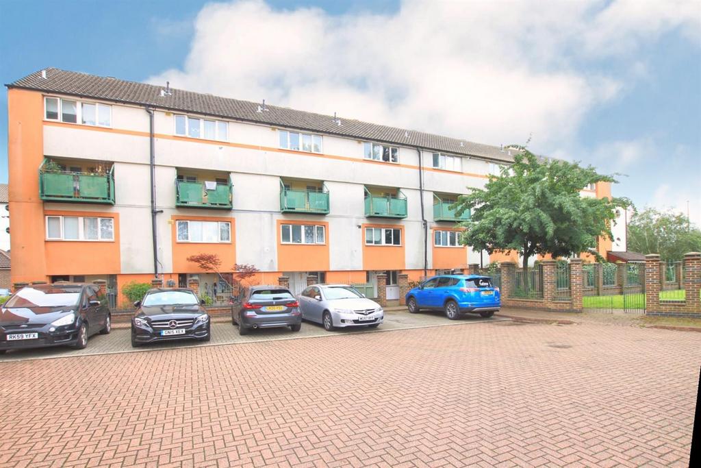 Harlech Gardens, Heston TW5 2 bed apartment £270,000