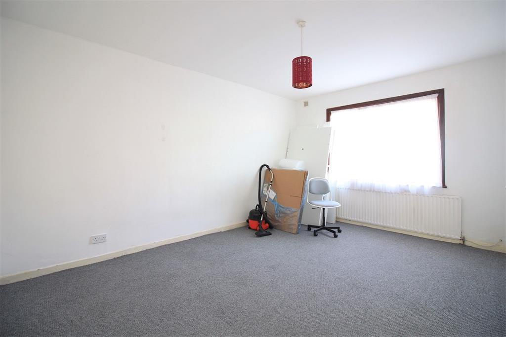 Brent Road, Southall UB2 3 bed semidetached house £625,000